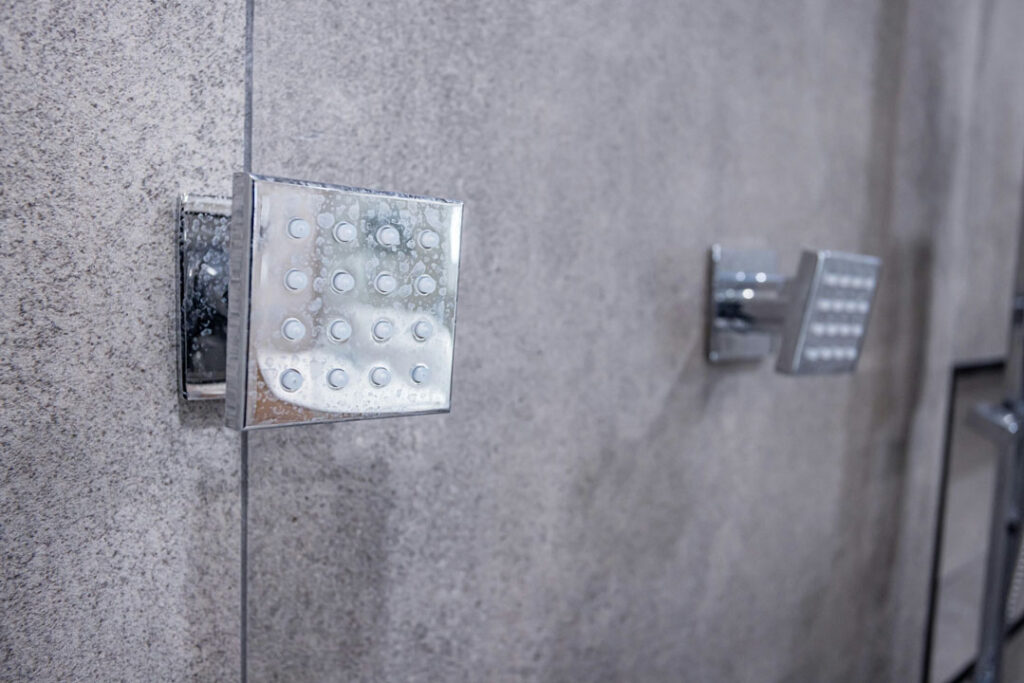 small shower heads for water sprinkling with moder shower techniques