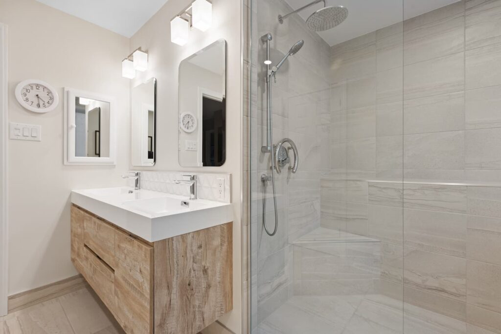 accessible-shower-with-custom-seating