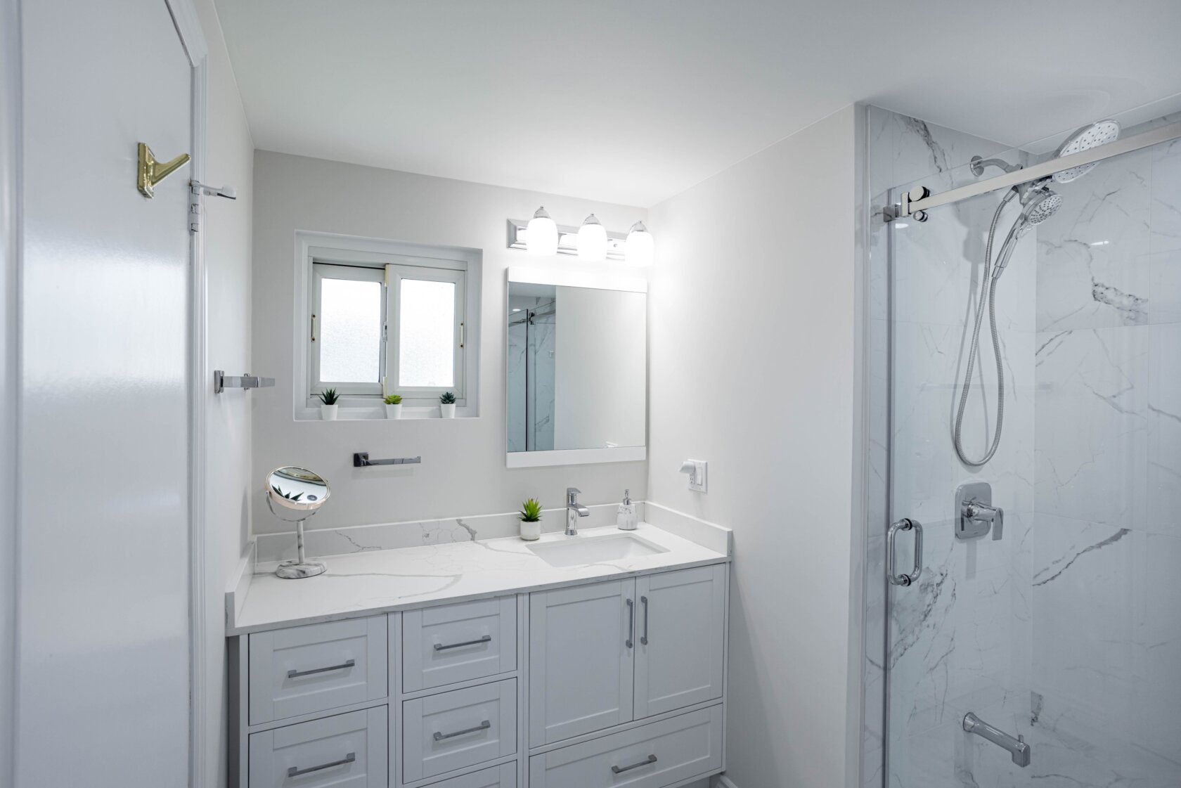 Expert Bathroom Renovations Mississauga | RenoDuck Bathrooms
