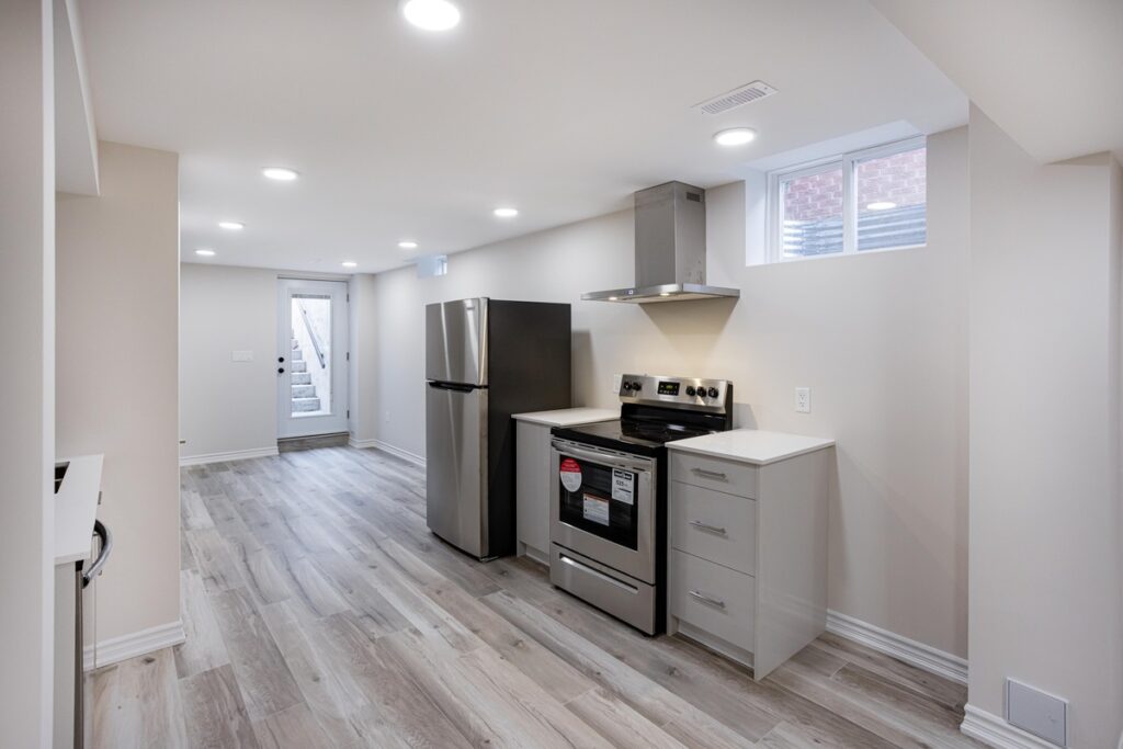 Legal Basement Apartment with Separate Entrance Projects in Mississauga