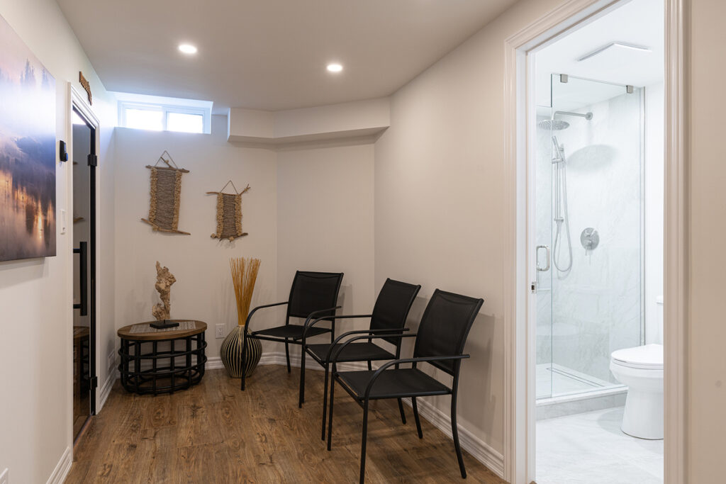 Luxury 1100 sq ft Basement Renovation with Sauna & Kitchen in Mississauga